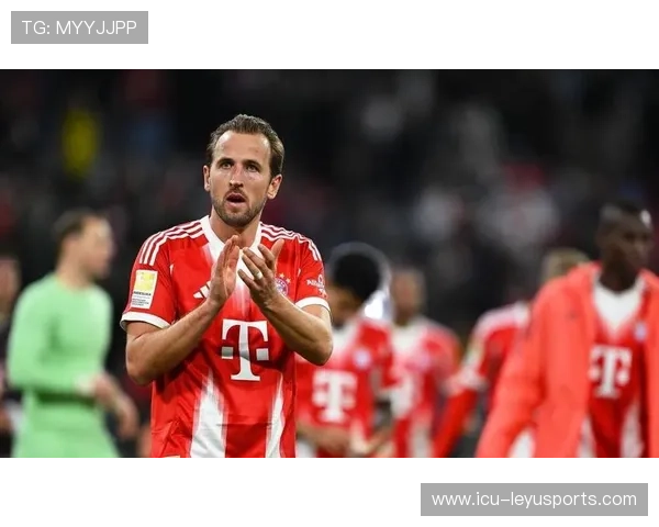 拜仁传中战术展现效果，头球人稳稳完成破门